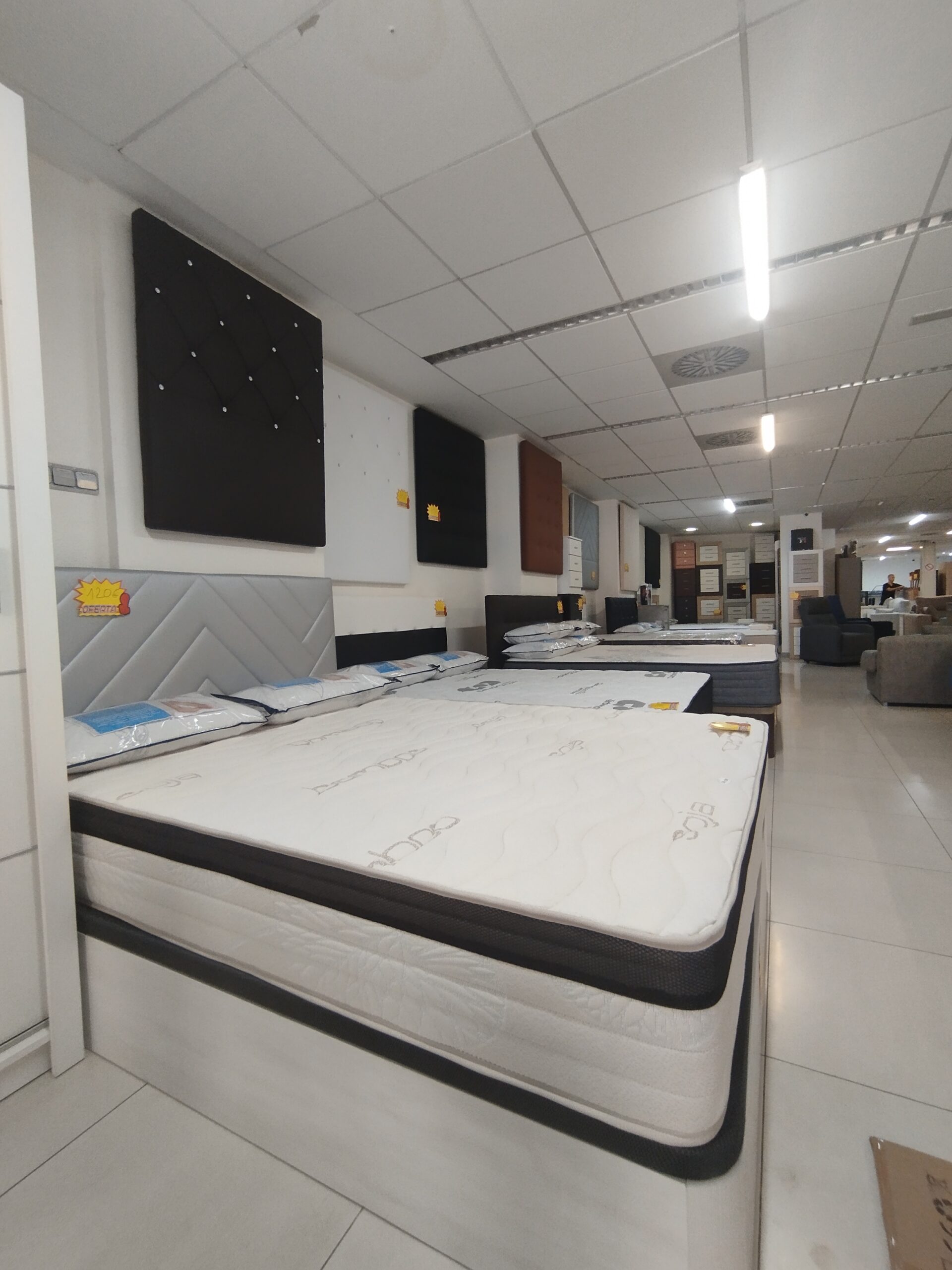 venta y montaje de muebles: desde sofás y literas hasta mesas, sillas y armarios